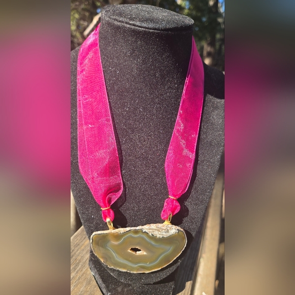 Natural Kharma by Avelon Jewelry - Agate pearl & sunstone natural Pink ribbon & Gold Necklace handmade 16"